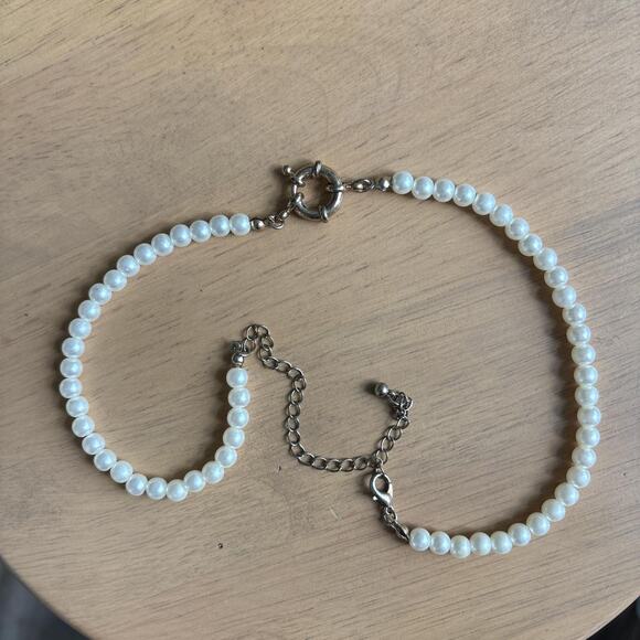 Retro Pearl Beaded Bracelet with Clasp Center Design - Picture 8 of 8